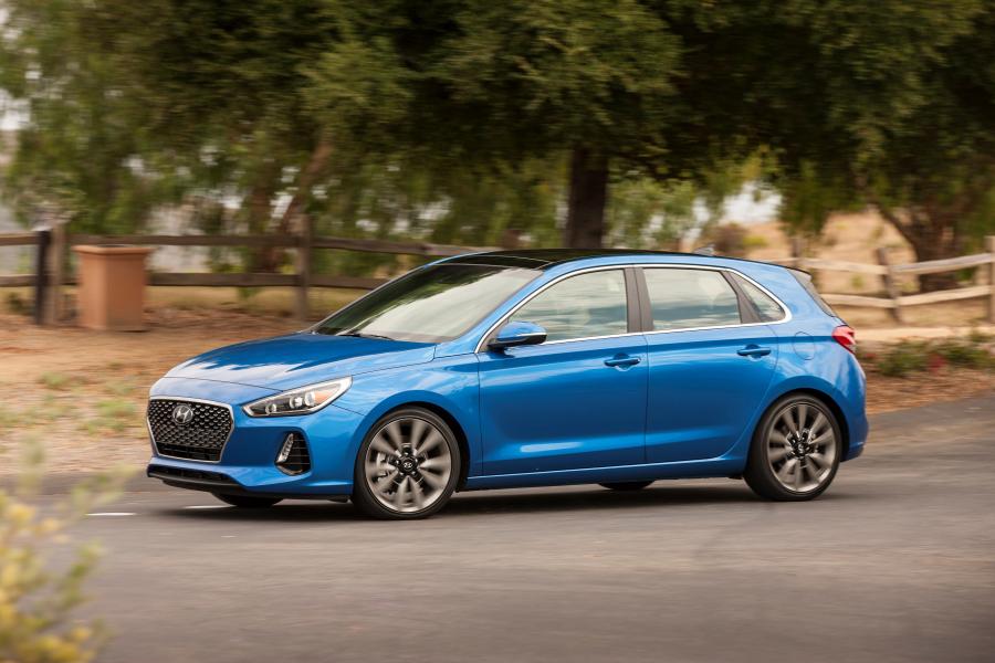 Hyundai Elantra GT Sport 2017 года  (фото 38 из 40)
